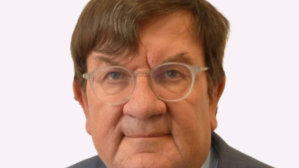 Prof Steven Broomhead MBE
