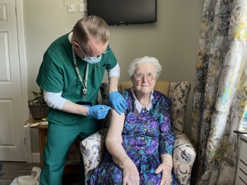 Joyce Rushton, 90, receives NHS COVID spring vaccination